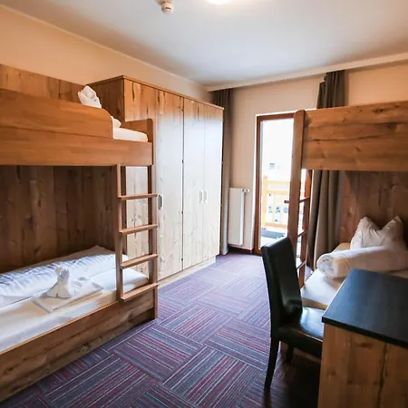 Hotel Der Wolkensteinbaer 3*